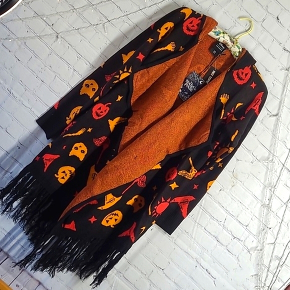 🆕️NWT Disney Hocus Pocus Dani Hooded Fringe Halloween Witch Cardigan Size Small - Picture 10 of 16